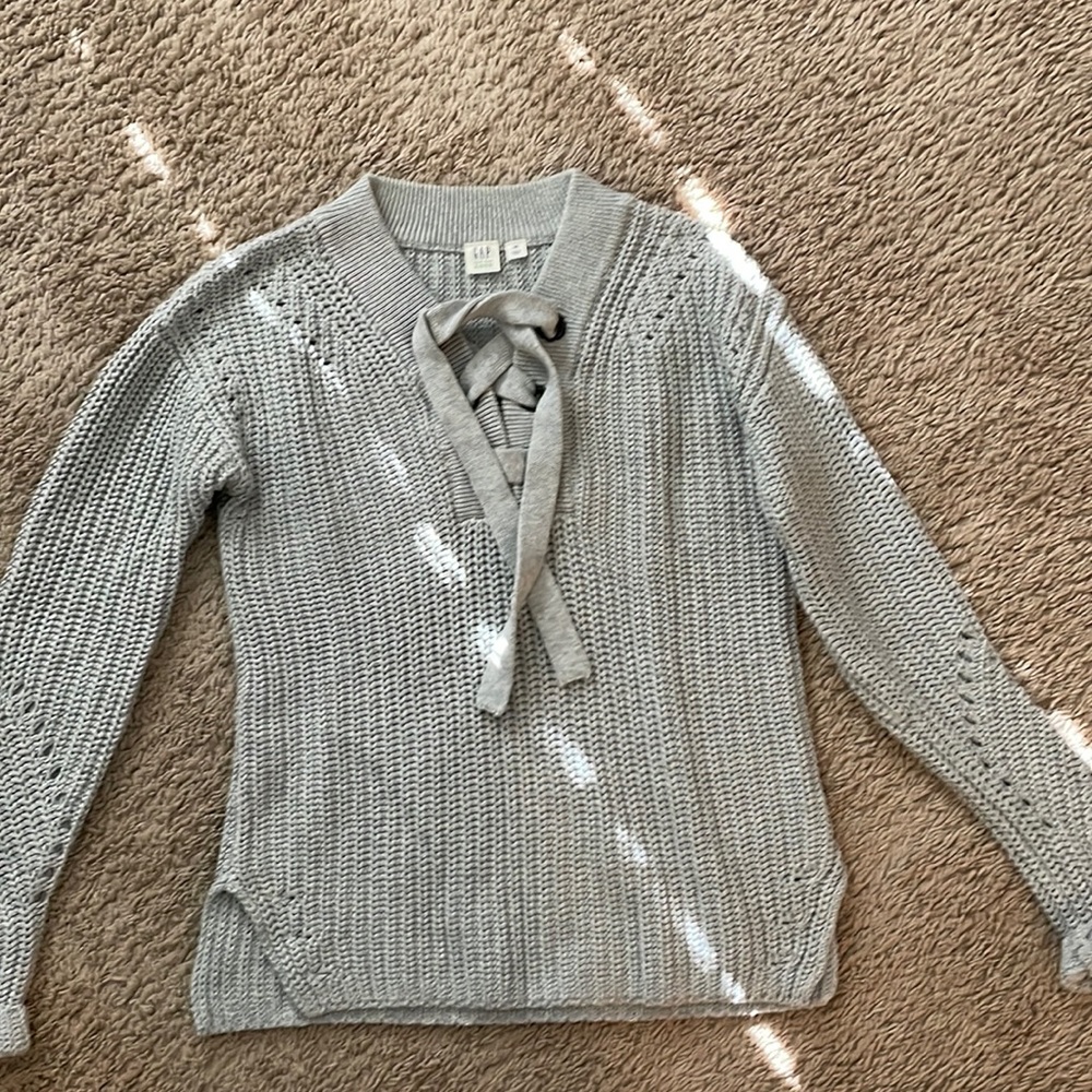 XS Gap cable knit gray sweater